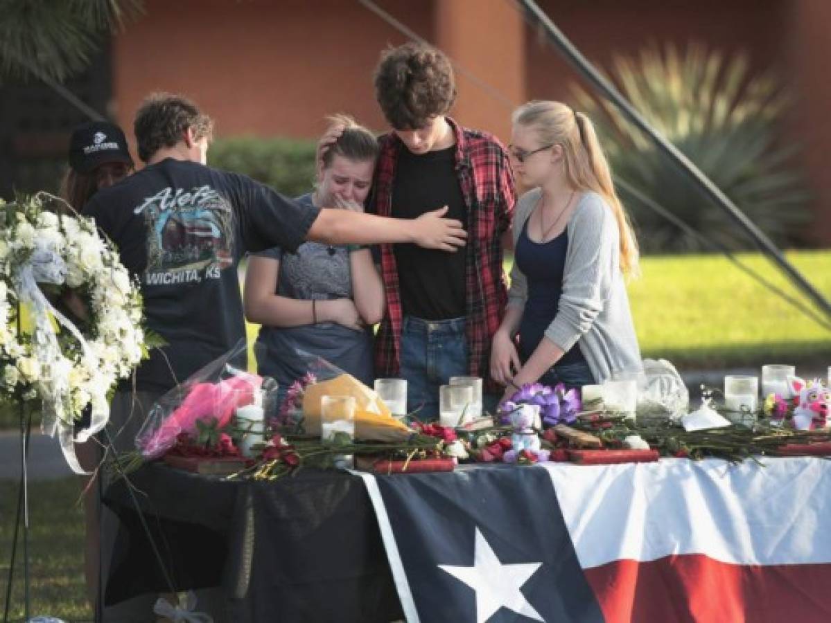 Policías 'hicieron lo que pudieron' en el tiroteo en Texas, asegura su jefe