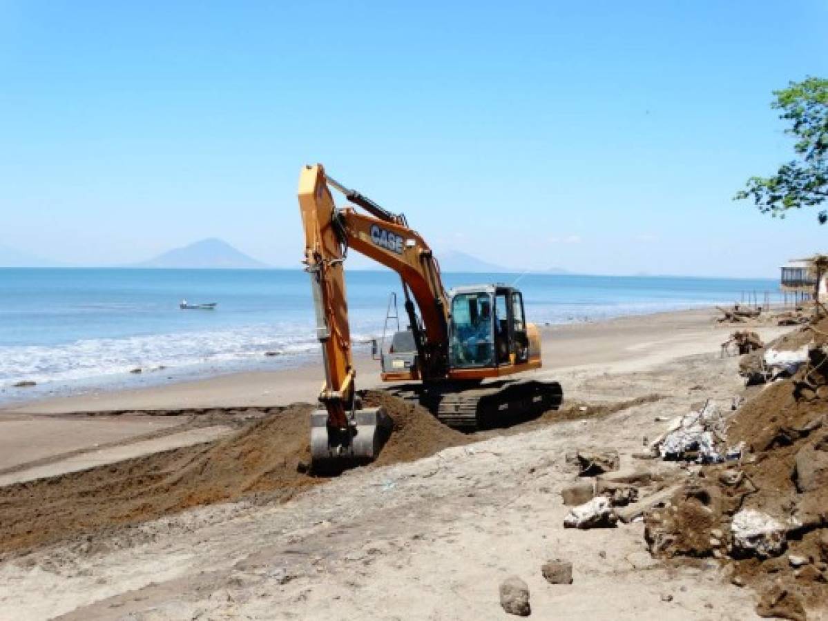 Marcovia limpia sus playas para la llegada de turistas
