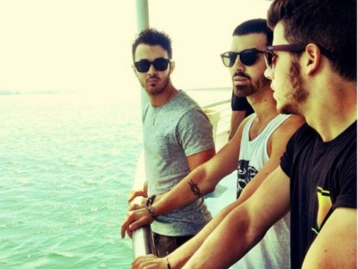 Jonas Brothers reactivan su cuenta de Instagram y sus fans aclaman su regreso