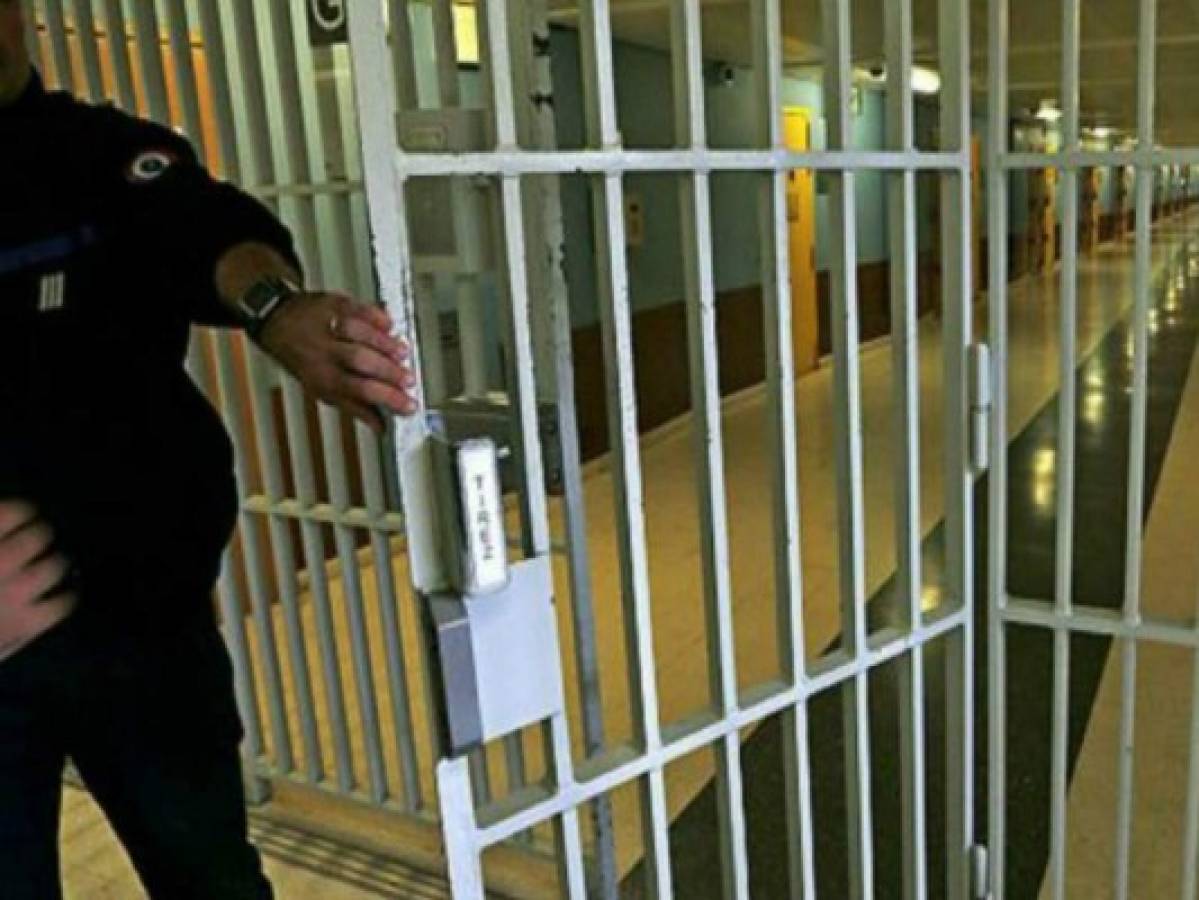 Encuentran la llave de una cárcel en la celda de un reo en Francia