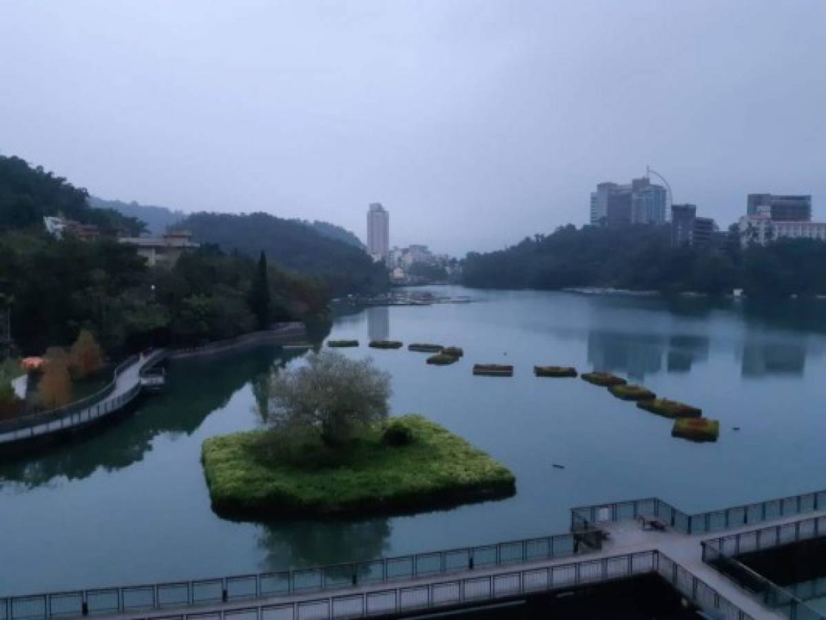 Vista panorámica de Sun Moon Lake, la mayor reserva de agua de Taiwán.