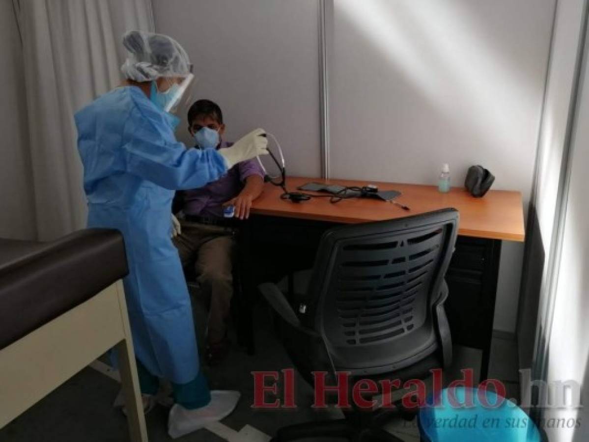 El centro de triaje capta a todos los pacientes que tienen sintomatología y, además, estabilizar a aquellas que tienen dificultad respiratoria. Foto: David Romero/EL HERALDO.