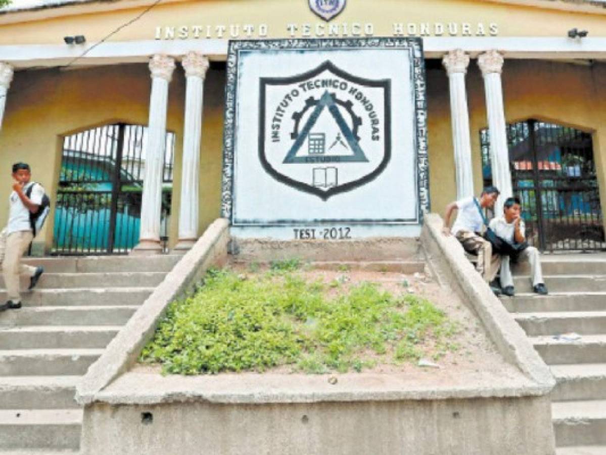 Suspenden clases en el Técnico Honduras por protestas tras aumento al pasaje