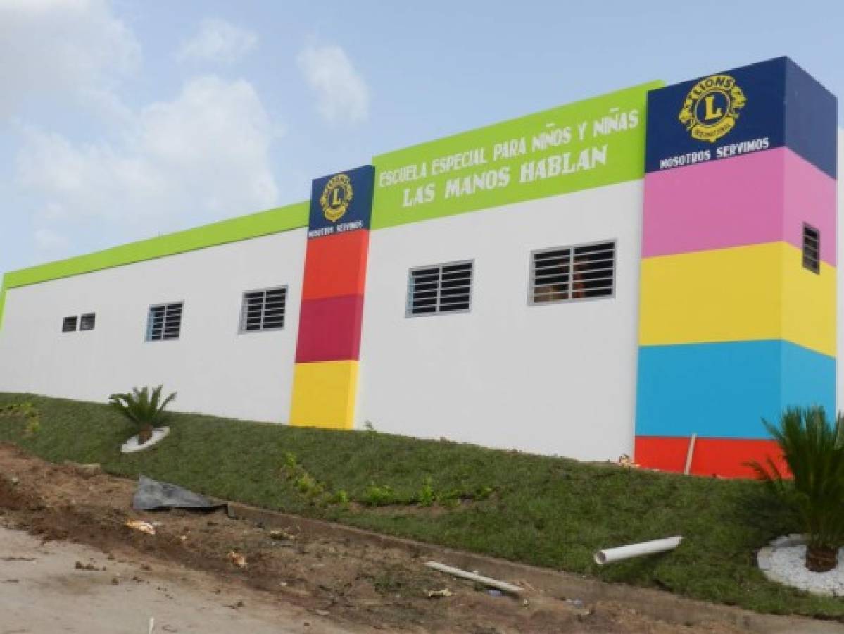 Inauguran la primera escuela para niños sordos en Juticalpa, Olancho