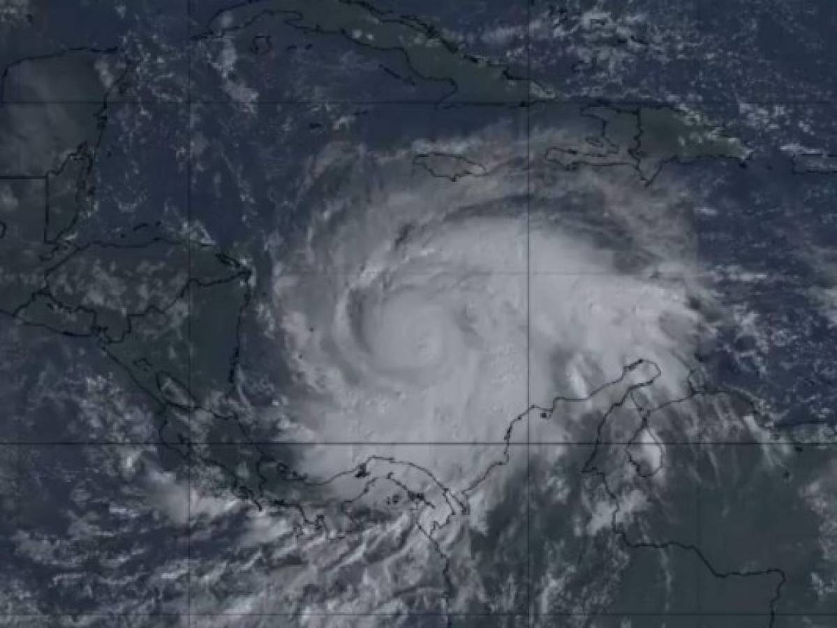 Huracán Iota tocará tierra hondureña el martes por la noche