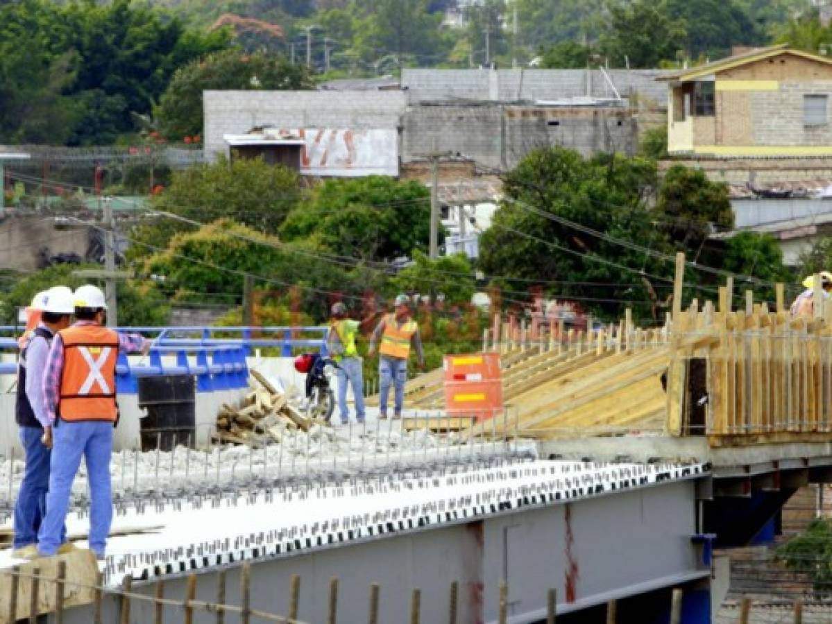 Trabajadores, empresarios y gobierno a reuniones para revisar salarios