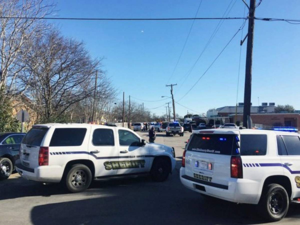 Tiroteo dentro de una escuela secundaria en Texas deja un herido