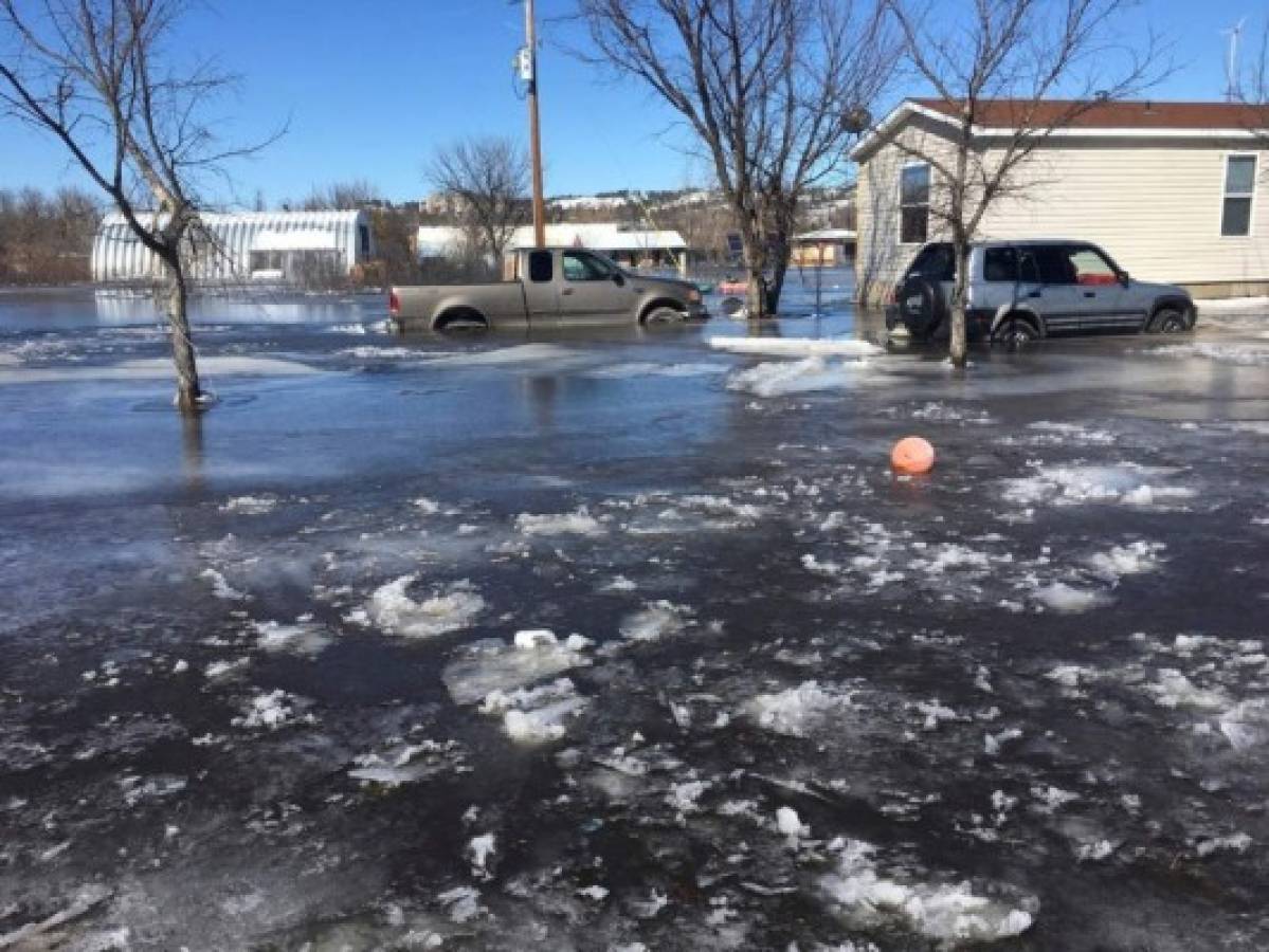 Tormentas primaverales cubren de nieve el norcentro de Estados Unidos  