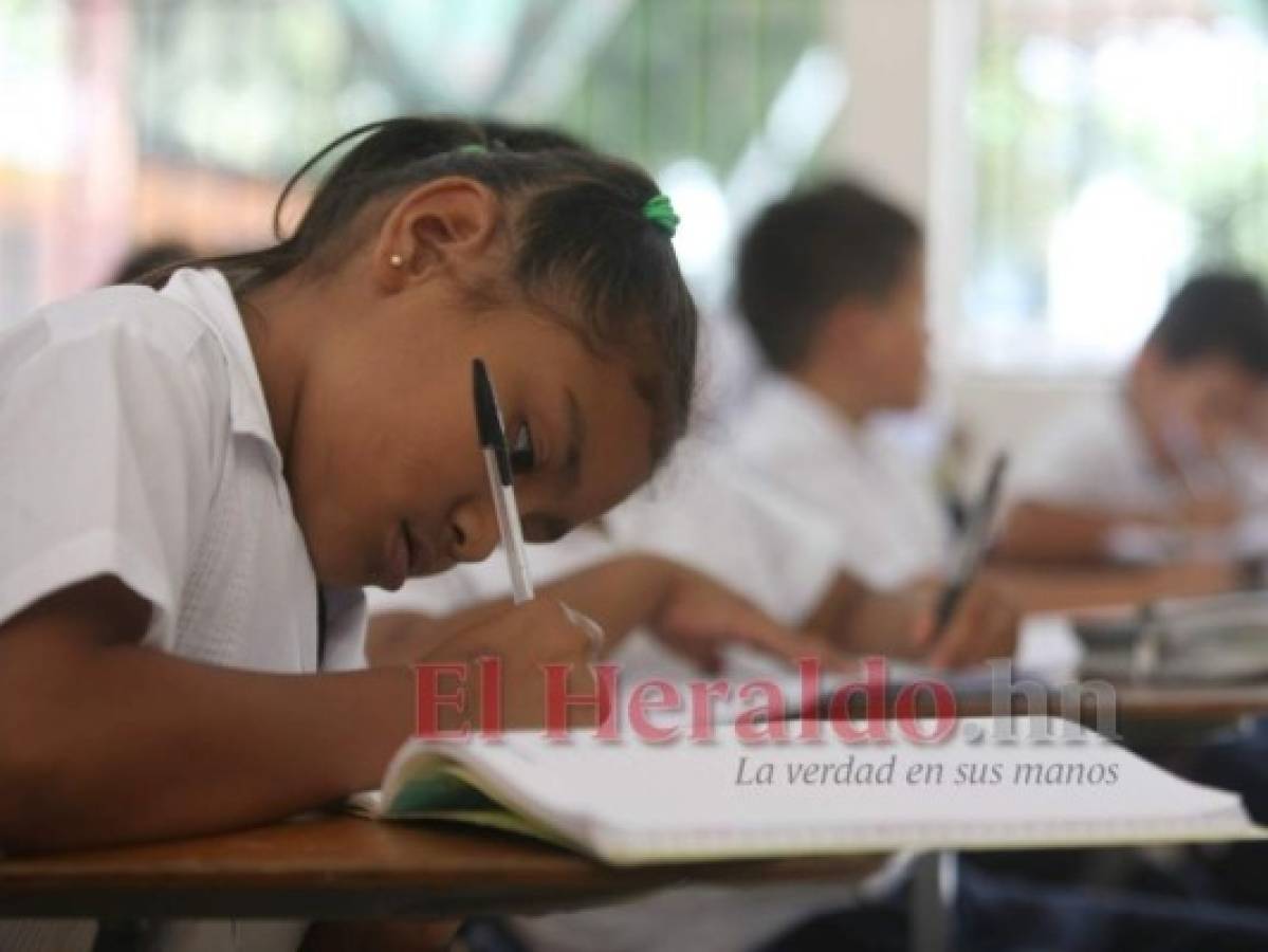 Educación insta a centros a preparar planes de trabajo para el inicio de clases