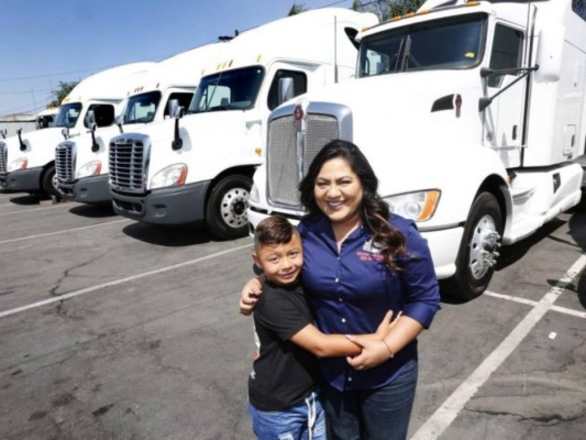 Migrante hondureña se hace millonaria vendiendo camiones en Estados Unidos