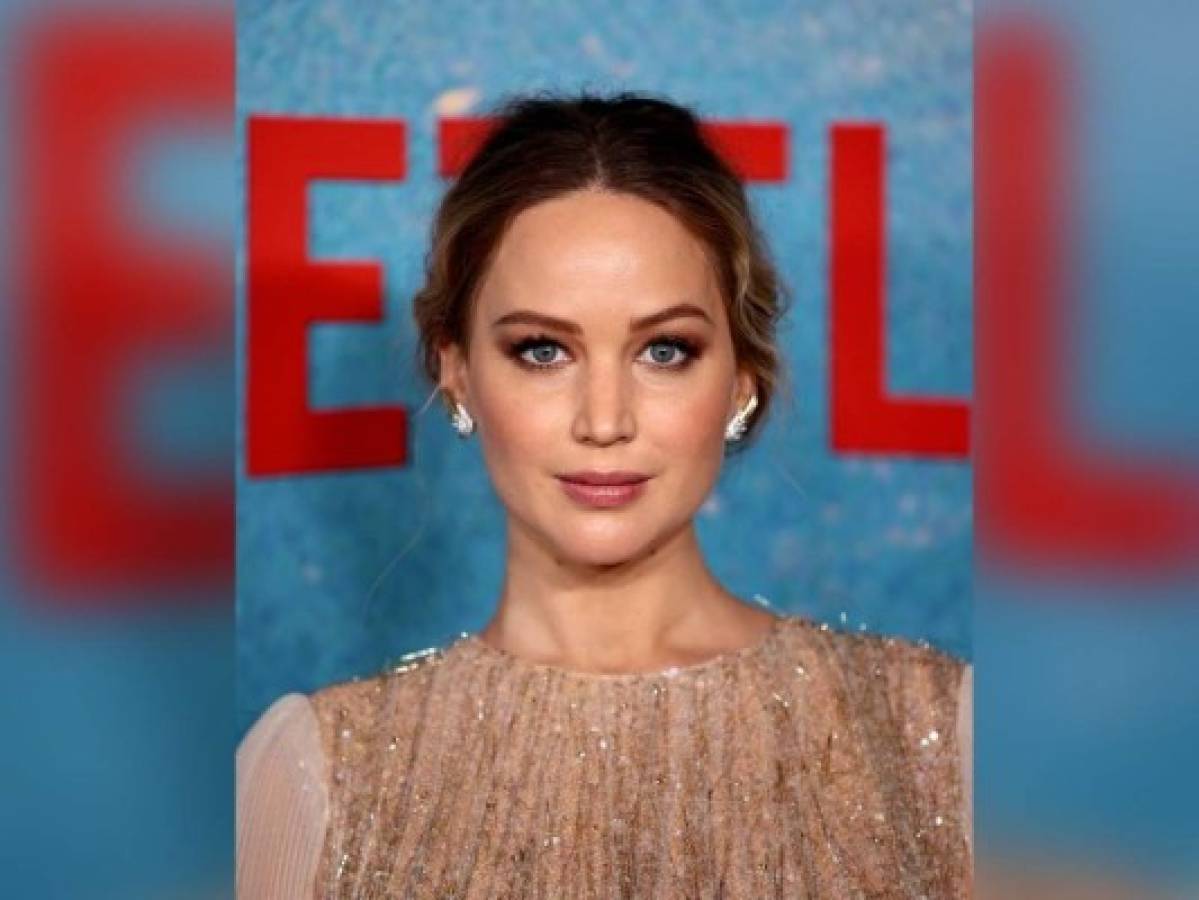 Hermosa y sostificada: Así luce Jennifer Lawrence con su pancita de embarazo