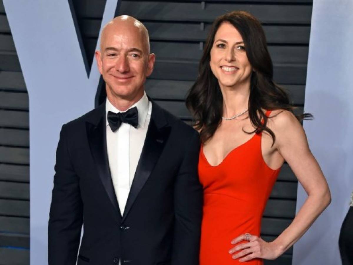 Jeff Bezos, fundador de Amazon, pierde la mitad de su fortuna con su divorcio