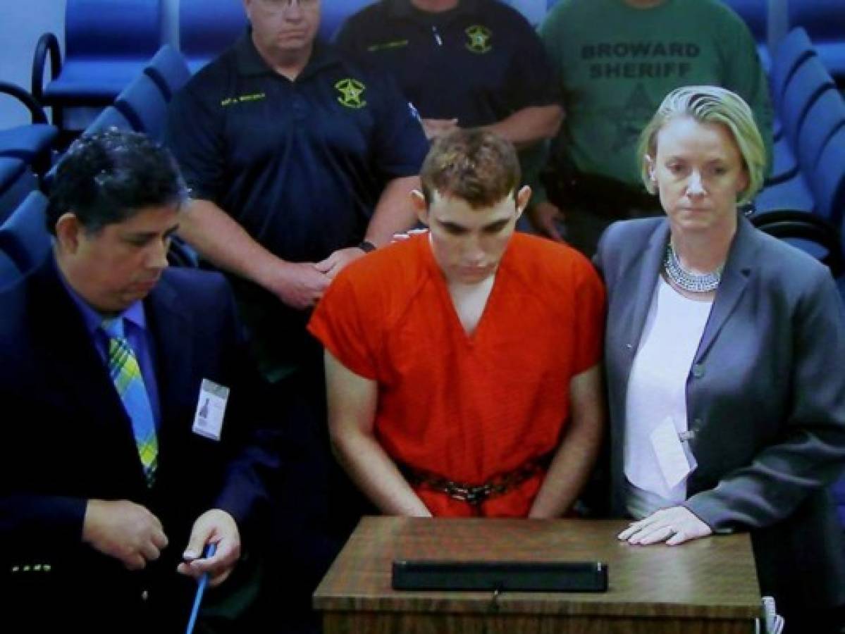 Atacante de escuela de Florida escuchaba 'demonios' que le ordenaban matar
