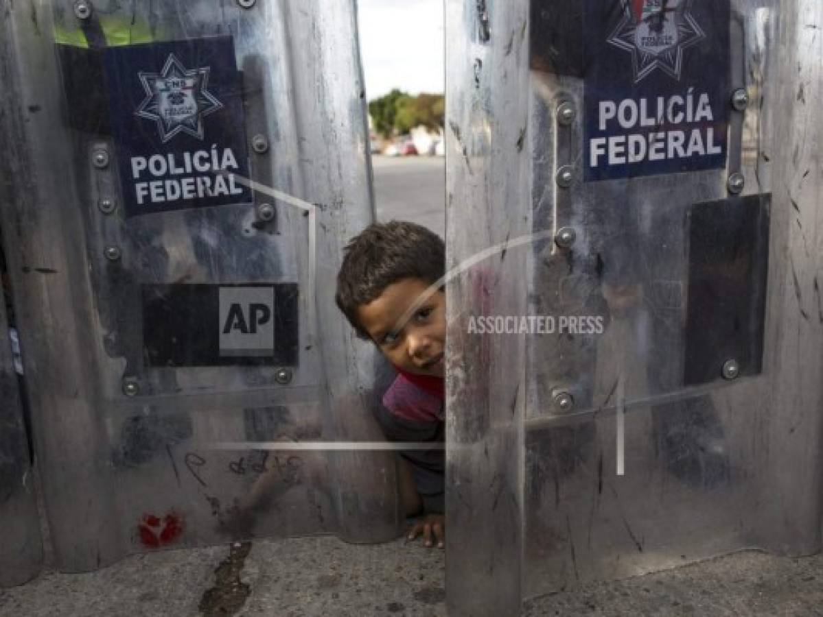 Alcalde de Tijuana declara crisis humanitaria por migrantes 