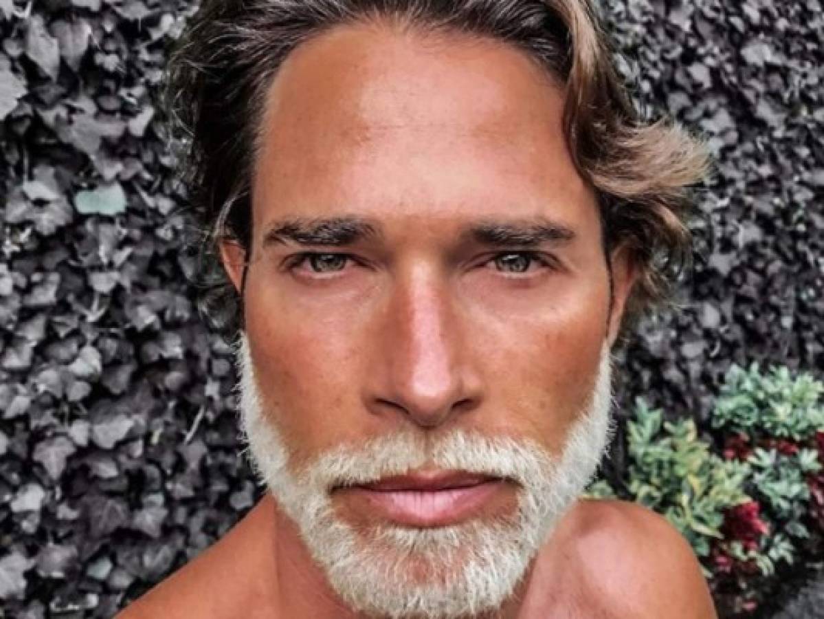 Así luce Sebastian Rulli con su barba blanca.