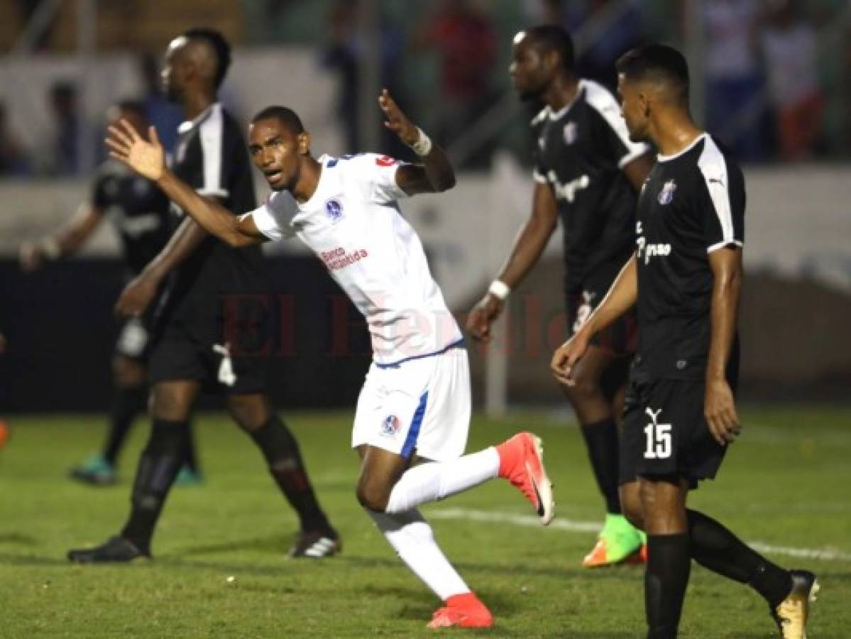 Jerry Bengtson, delantero del Olimpia llegó a 12 goles en la campaña tras doblete ante Honduras de El Progreso. Foto: Johny Magallanes / El Heraldo.