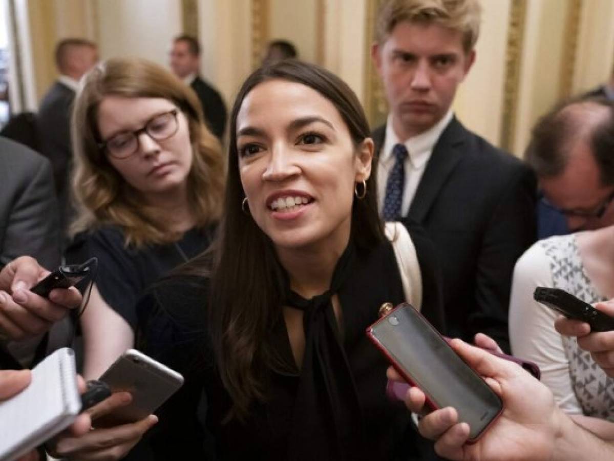 EEUU: Oficial sugiere dispararle a congresista Ocasio-Cortez  