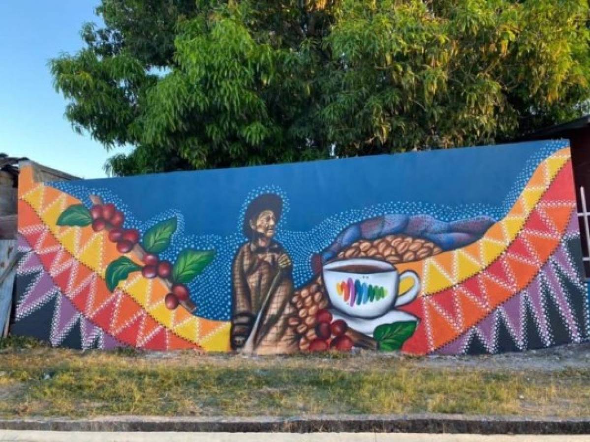 El mural del municipio de San Sebastián hace honor a su café. El aromático constituye uno de los principales rubros productivos de Honduras.