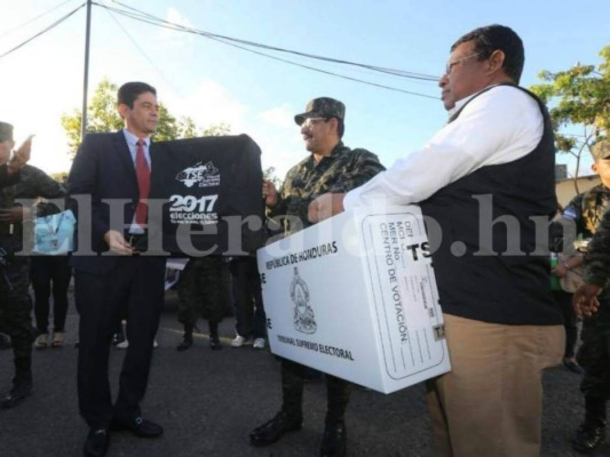 Inicia la entrega de maletas electorales a cinco departamentos de Honduras