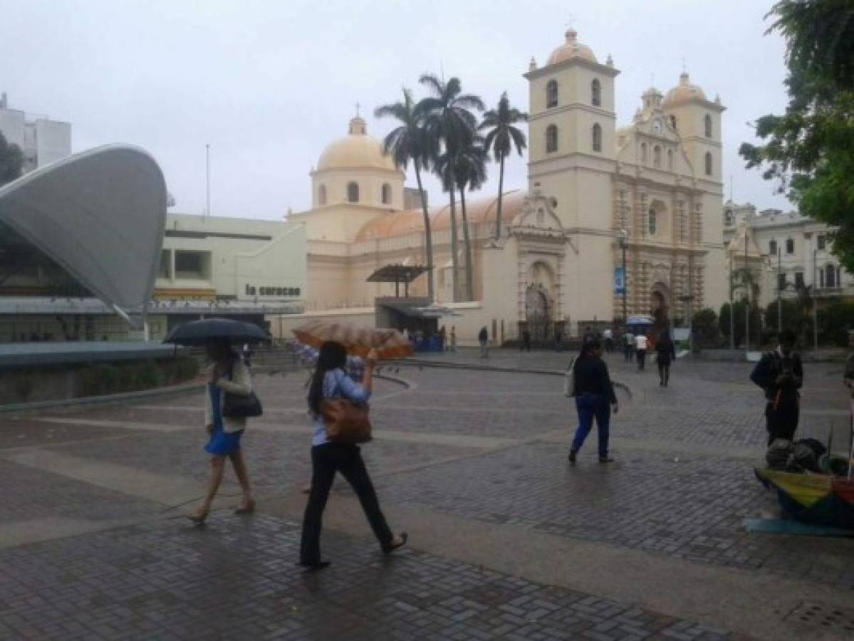 Lluvias con actividad eléctrica afectarán gran parte del territorio hondureño este viernes