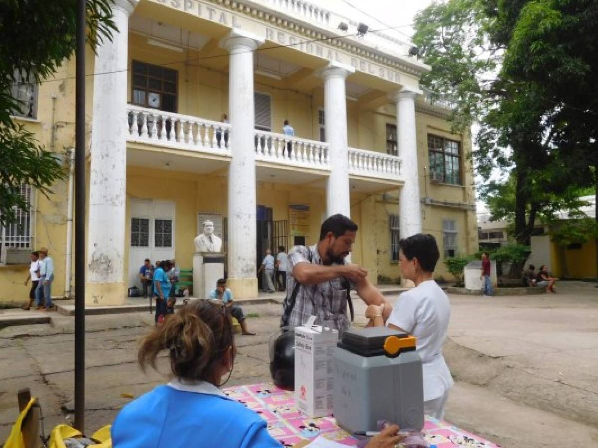 Salud instala puestos de vacunación móviles en Choluteca
