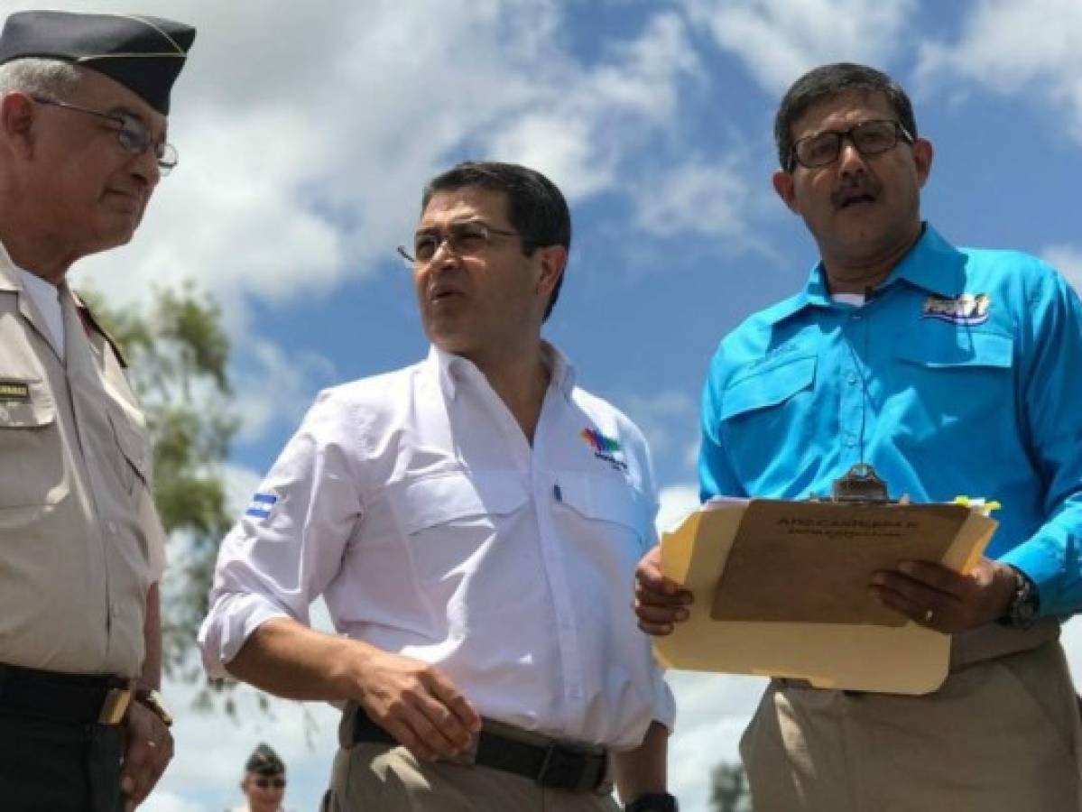 Presidente Juan Orlando Hernández supervisa las obras de megaparque