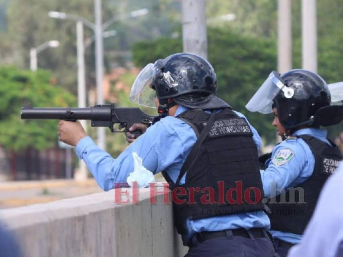 Al menos tres estudiantes de la UNAH resultan heridos durante enfrentamientos con policías