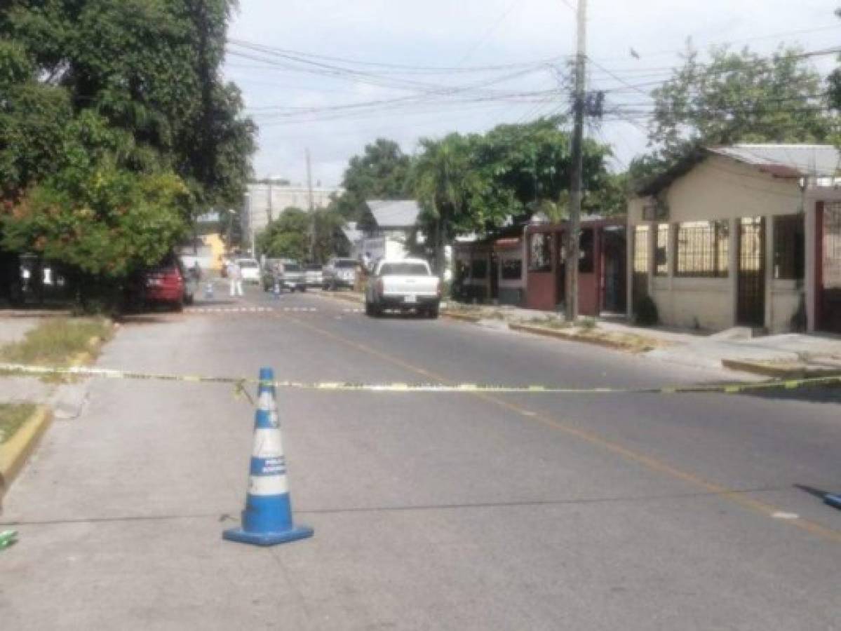 Dentro de vehículo pick up hallan sin vida a un joven en San Pedro Sula