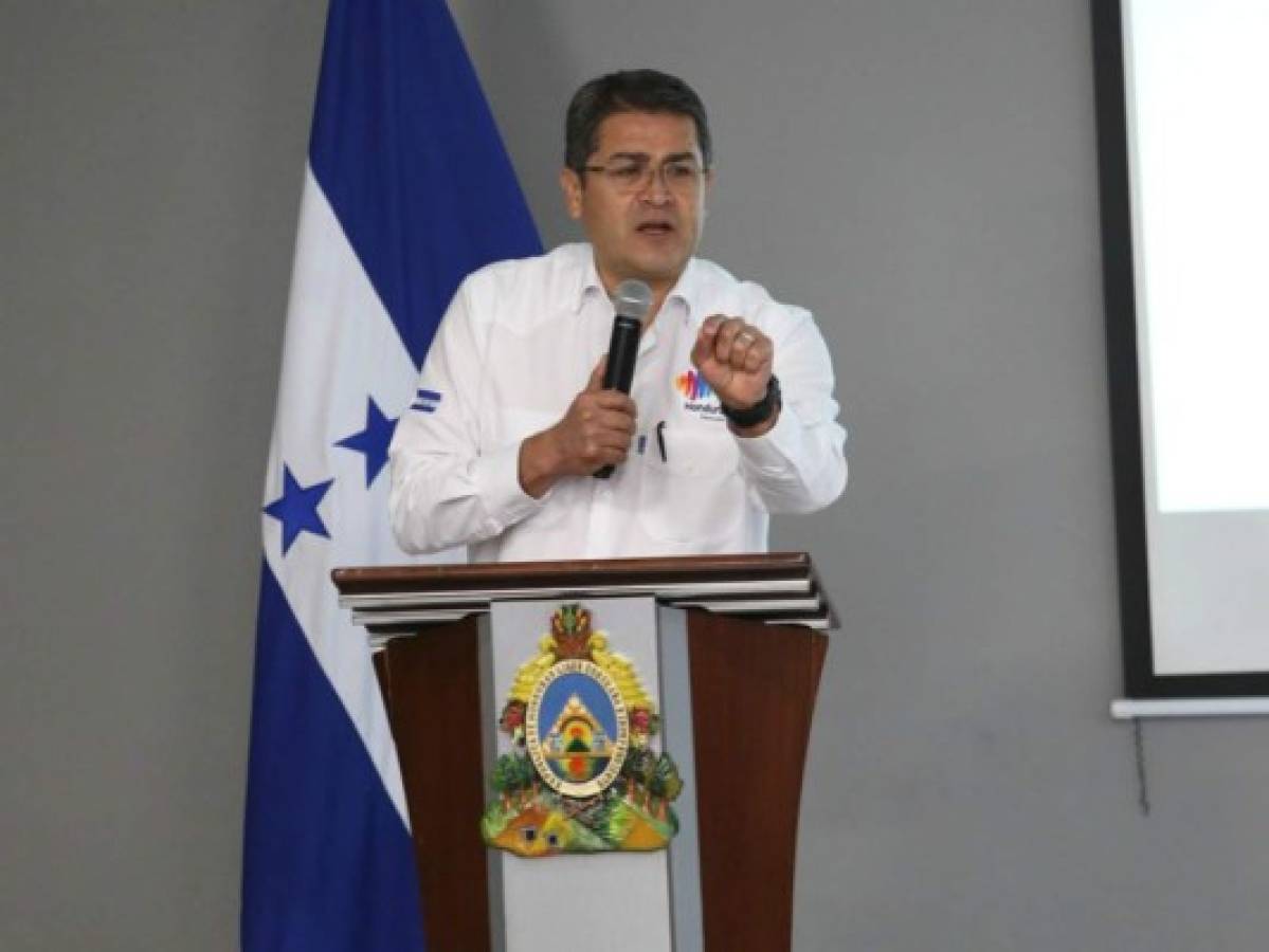 Viene certificación de funcionarios del Poder Ejecutivo advierte presidente Hernández