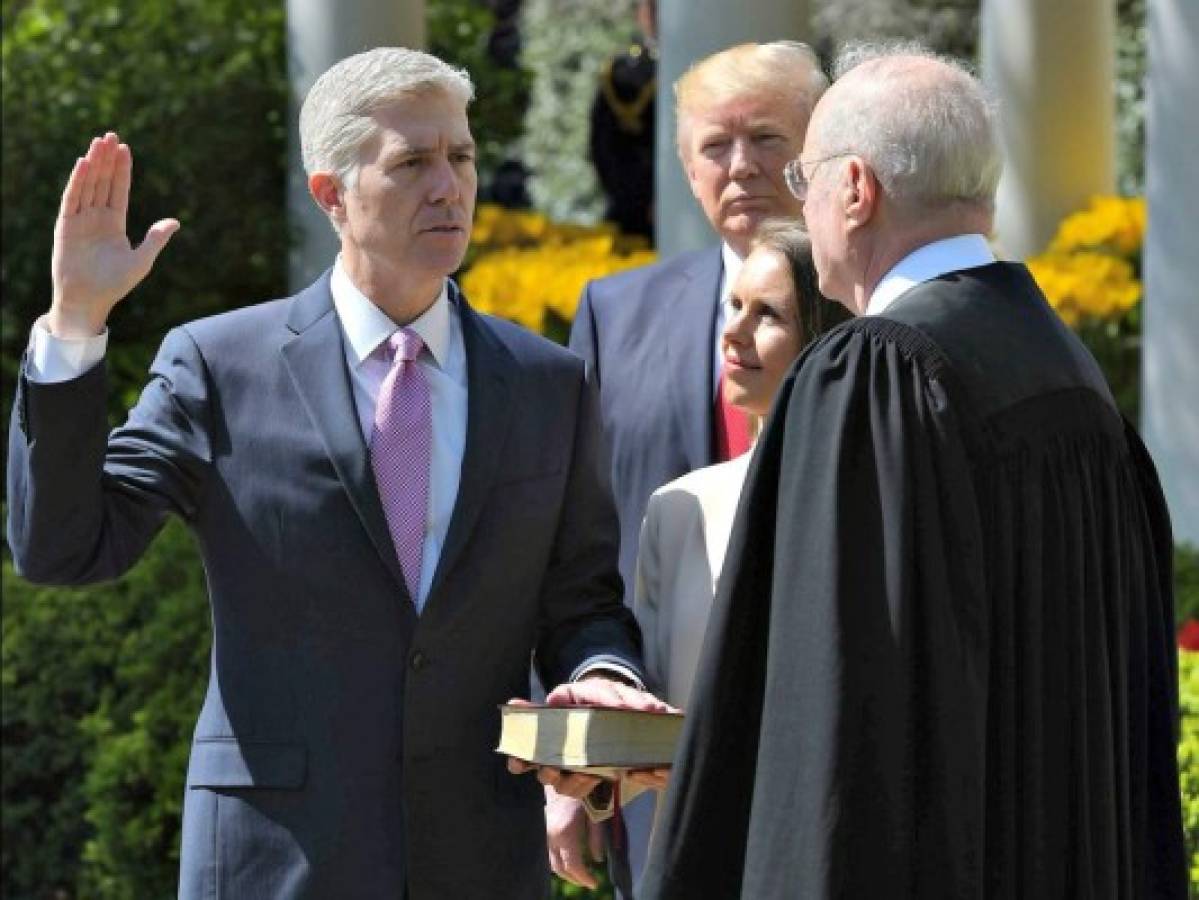 Neil Gorsuch jura como nuevo juez de la Suprema Corte estadounidense