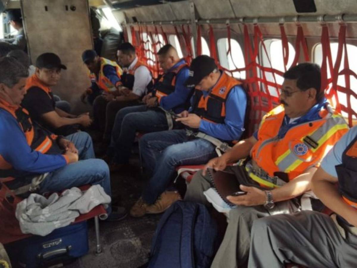 El primer contingente ya viaja rumbo a la zona fronteriza entre Guatemala y México para atender la emergencia de los hondureños.