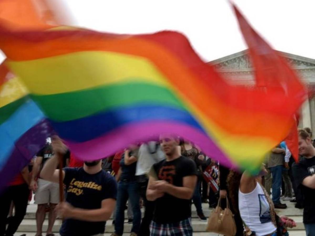 Asociaciones francesas LGTB denuncian declaraciones del papa Francisco sobre la homosexualidad