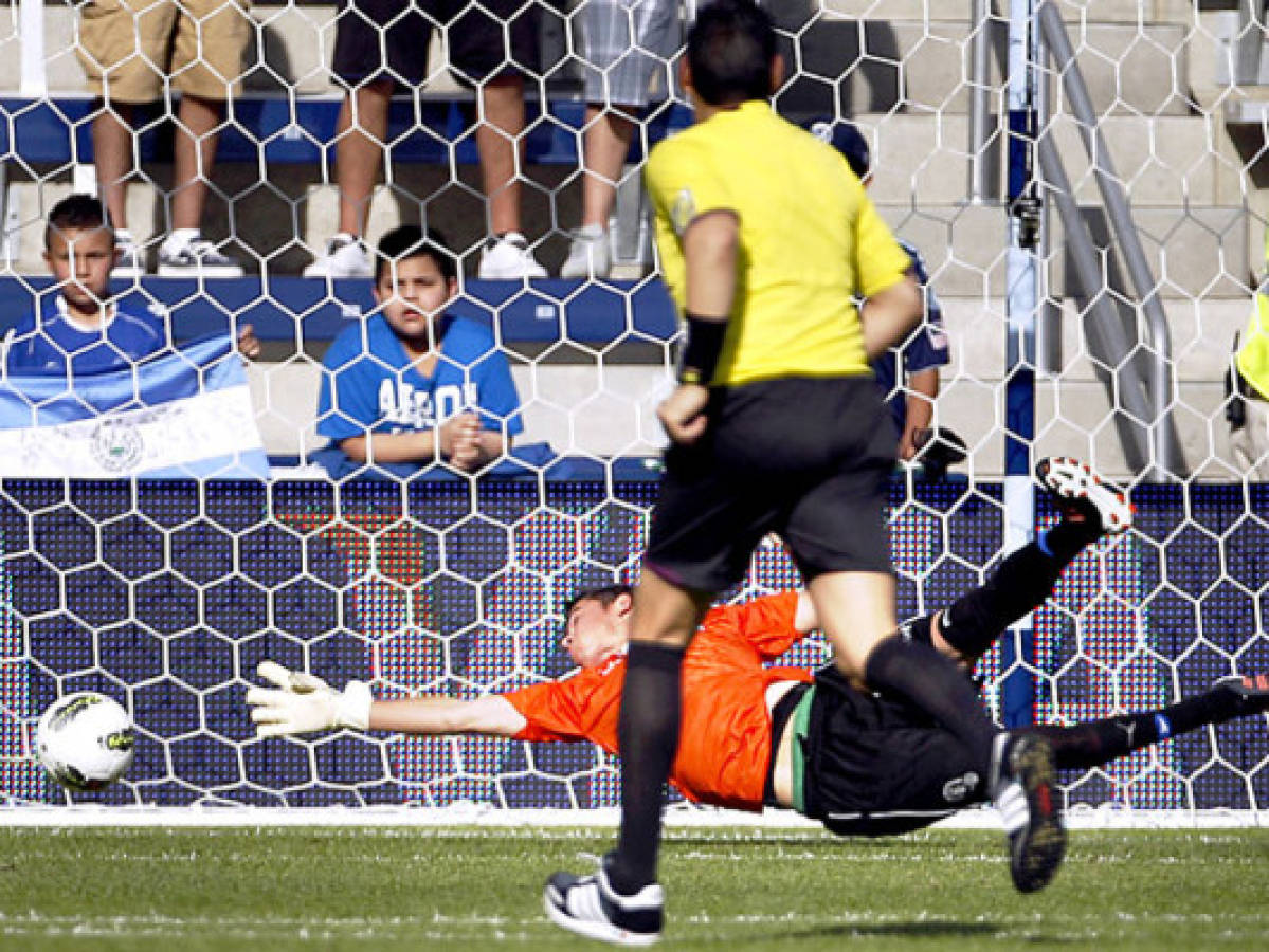 Honduras clasifica a los Olímpicos tras vencer 3-2 a El Salvador