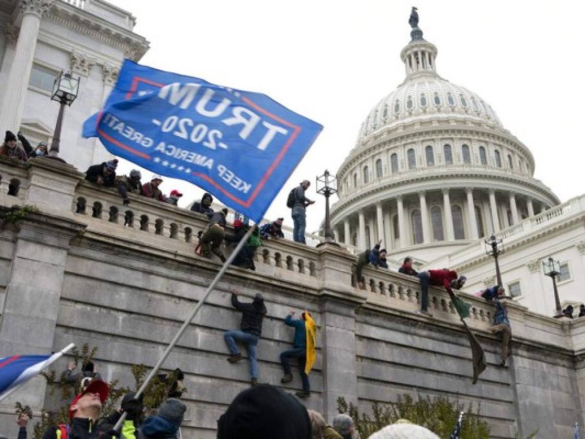 Asaltantes del ataque al Capitolio de EEUU borran evidencia