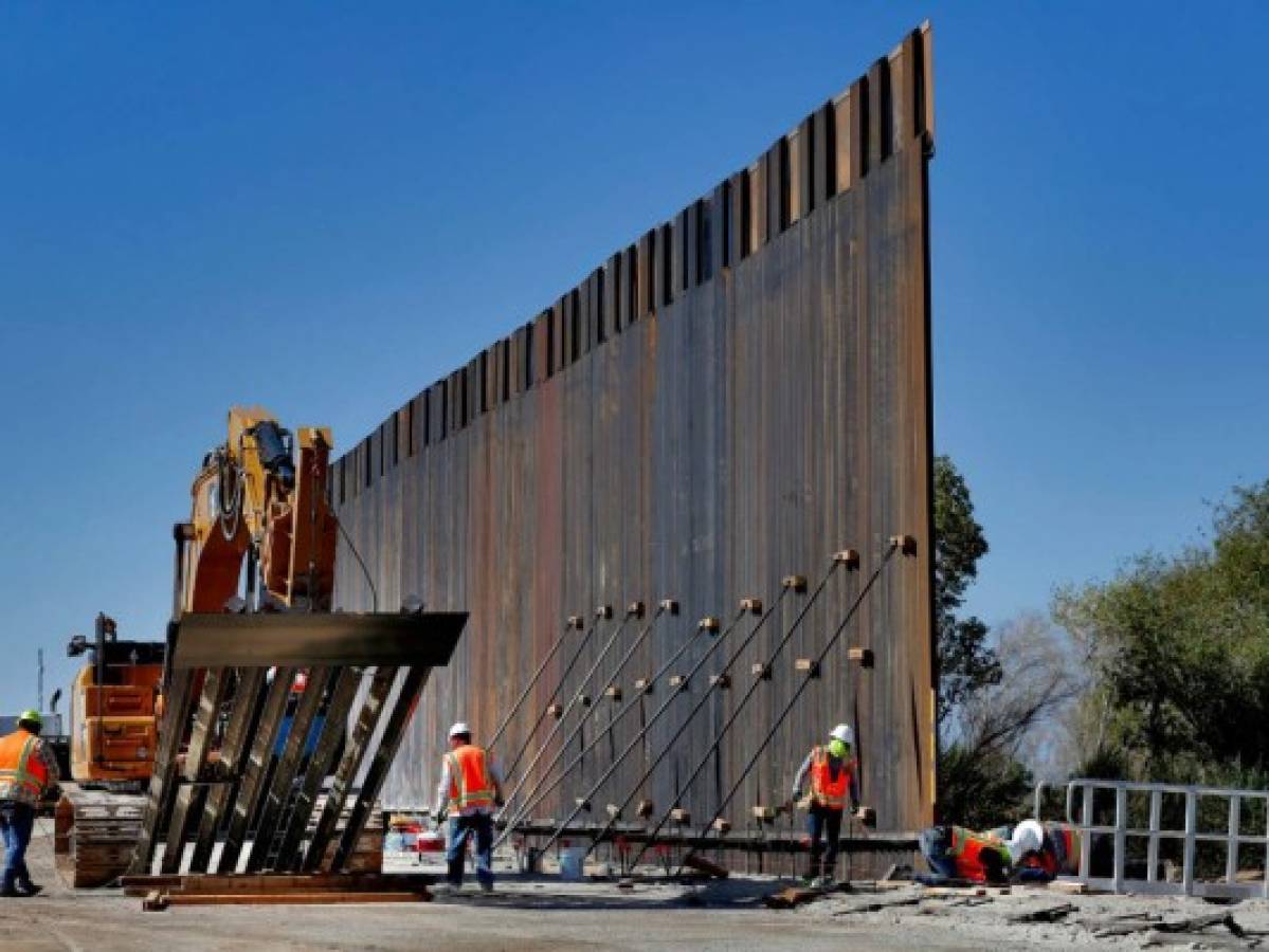 Jueza sopesa bloquear financiamiento de muro fronterizo