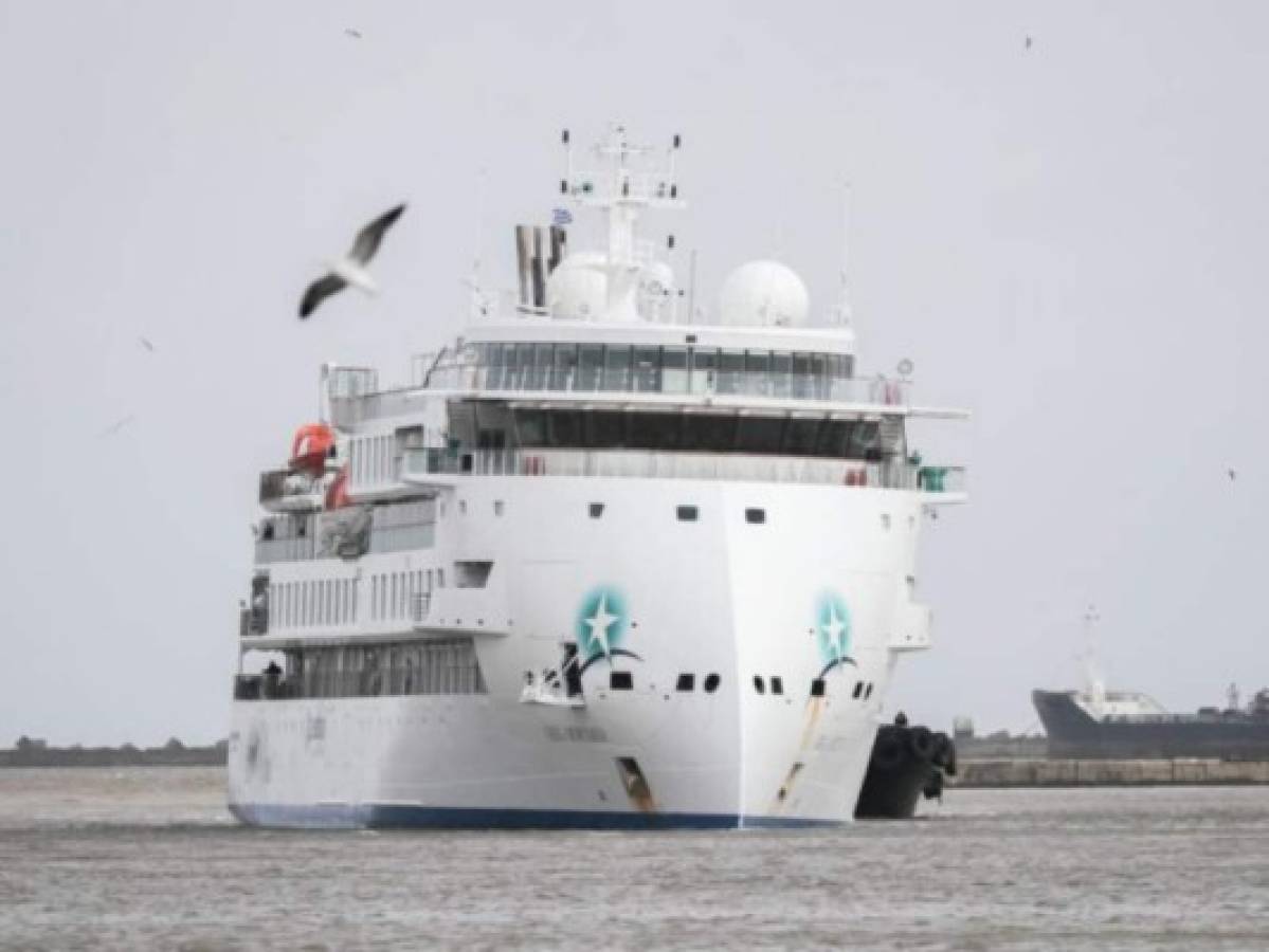 Fallece tripulante filipino del crucero contaminado con coronavirus en Uruguay