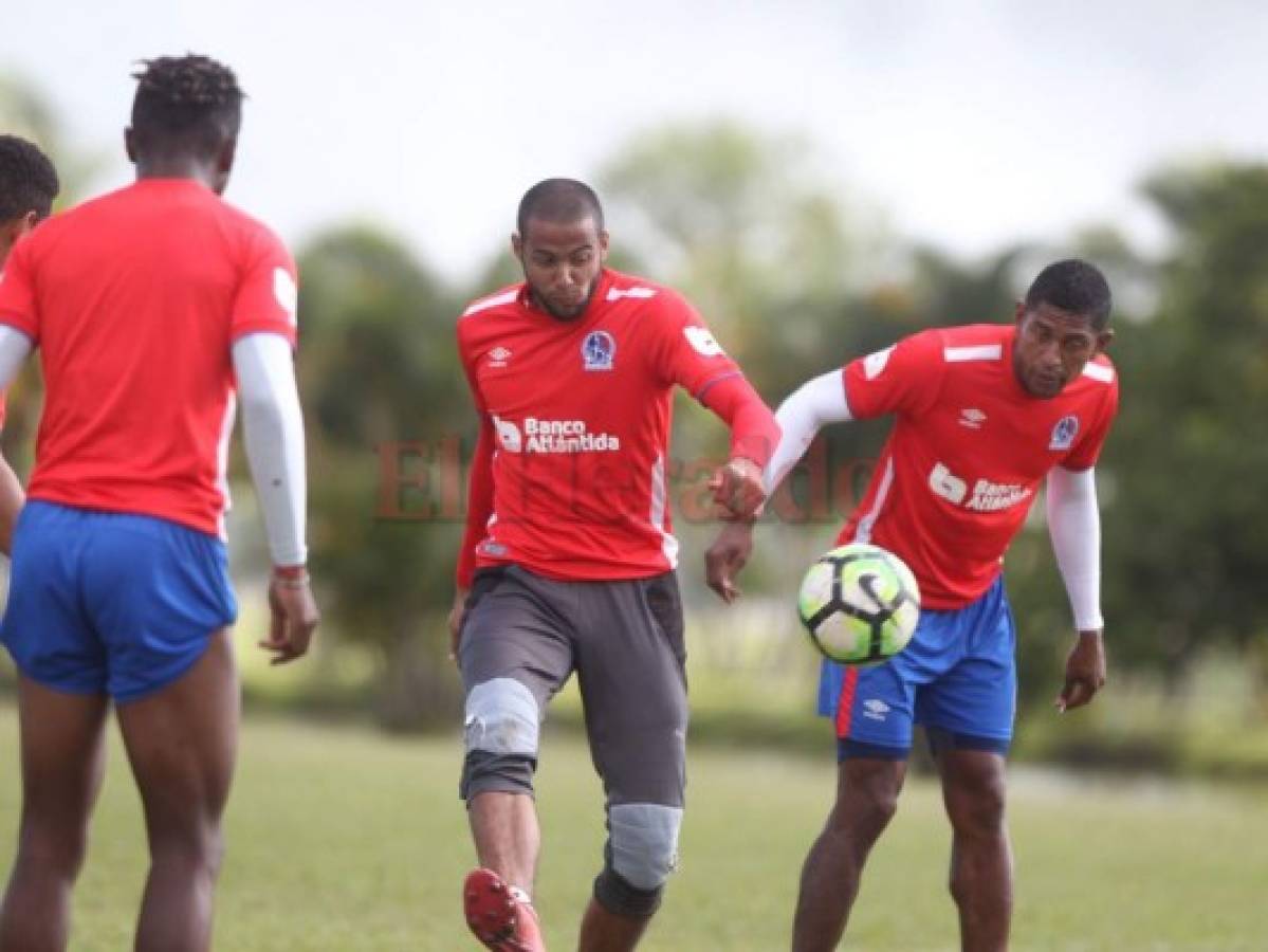 Olimpia: Dos laterales de gol y asistencias