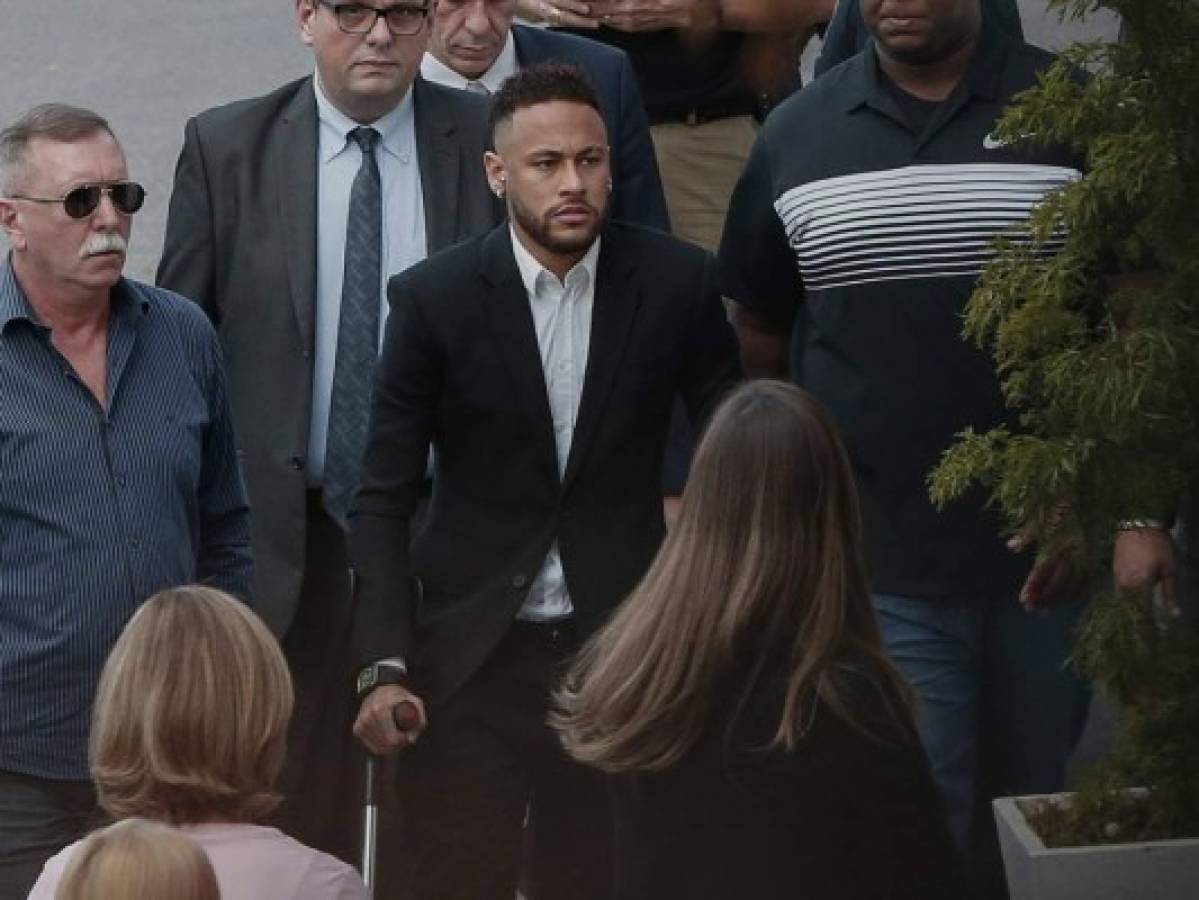 Neymar llega a comisaría para declarar por acusación de violación
