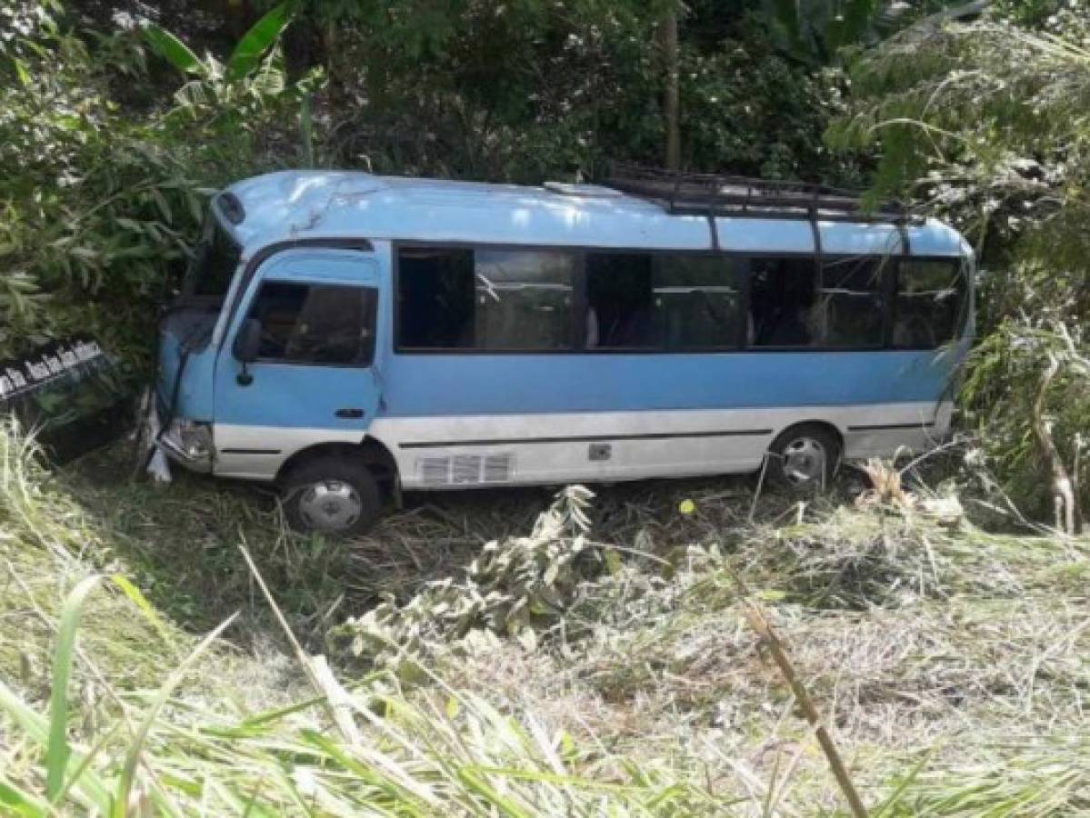 Diez personas heridas dejó accidente de bus rapidito en Cortés