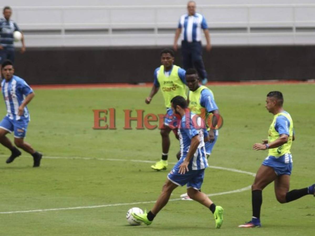 Honduras hizo el reconocimiento de la cancha del estadio Nacional de San José