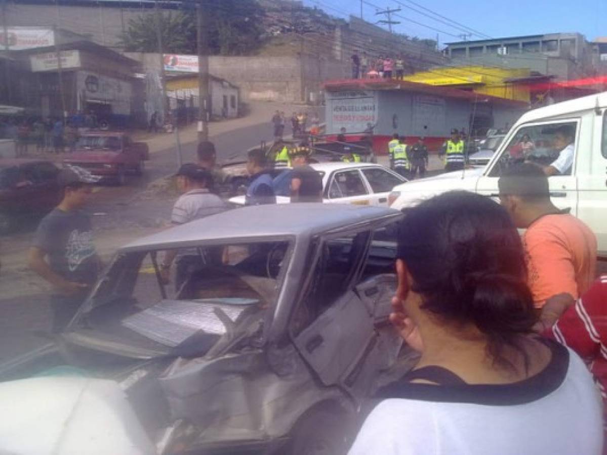 Tres personas heridas tras choque en La Laguna