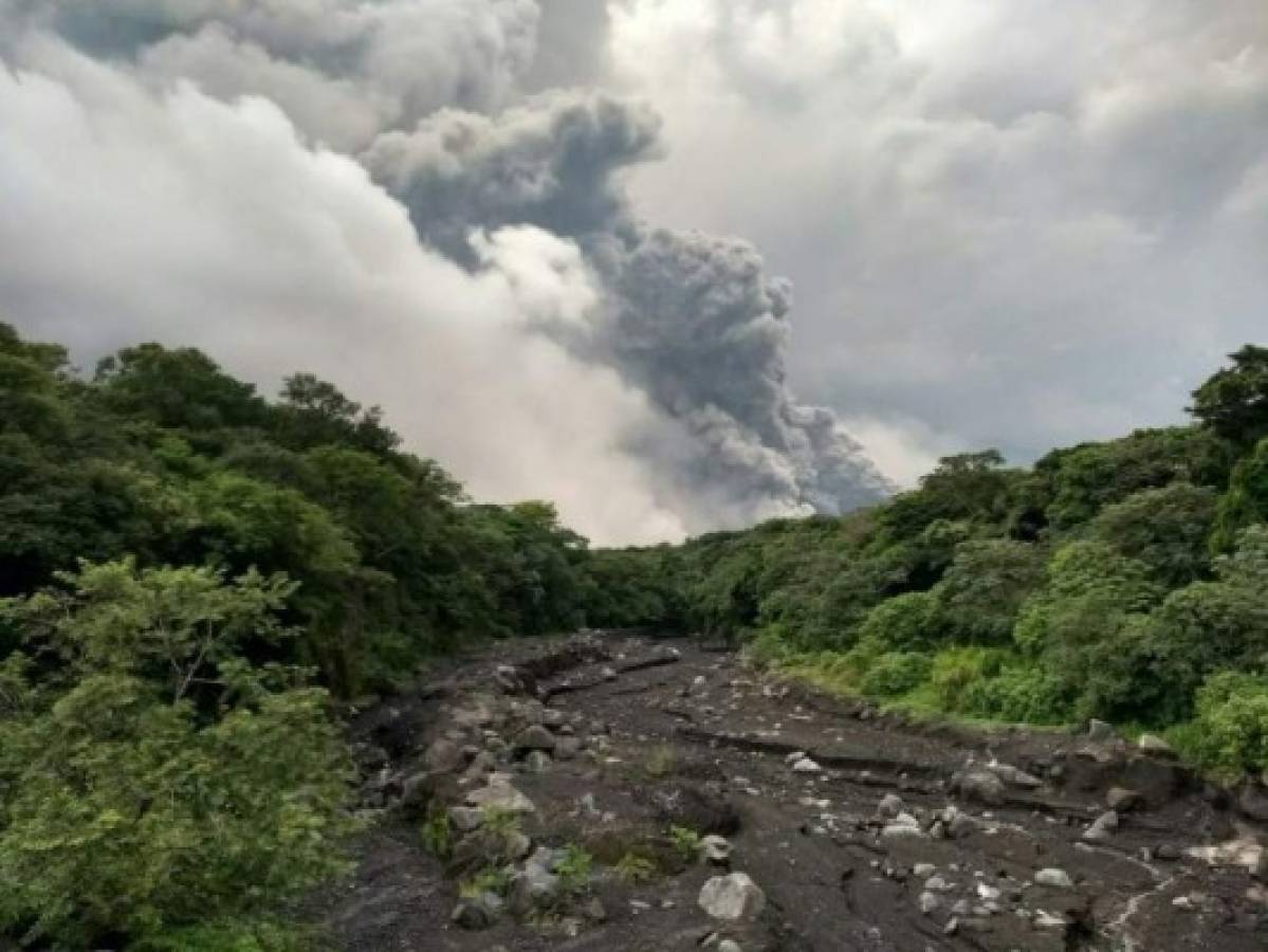 Fiscalía investiga posible negligencia en respuesta a volcán en Guatemala  