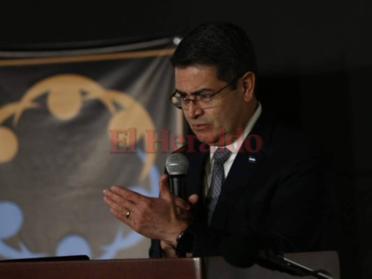 Presidente Hernández advierte sobre una depuración en Secretarías de Salud y Educación