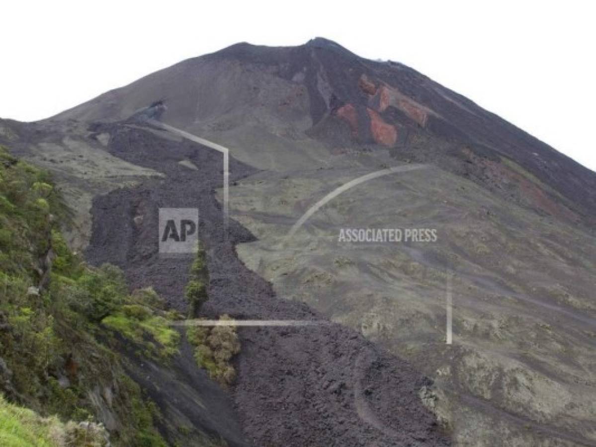 Suspenden vuelos en Guatemala por alerta en volcán Pacaya  