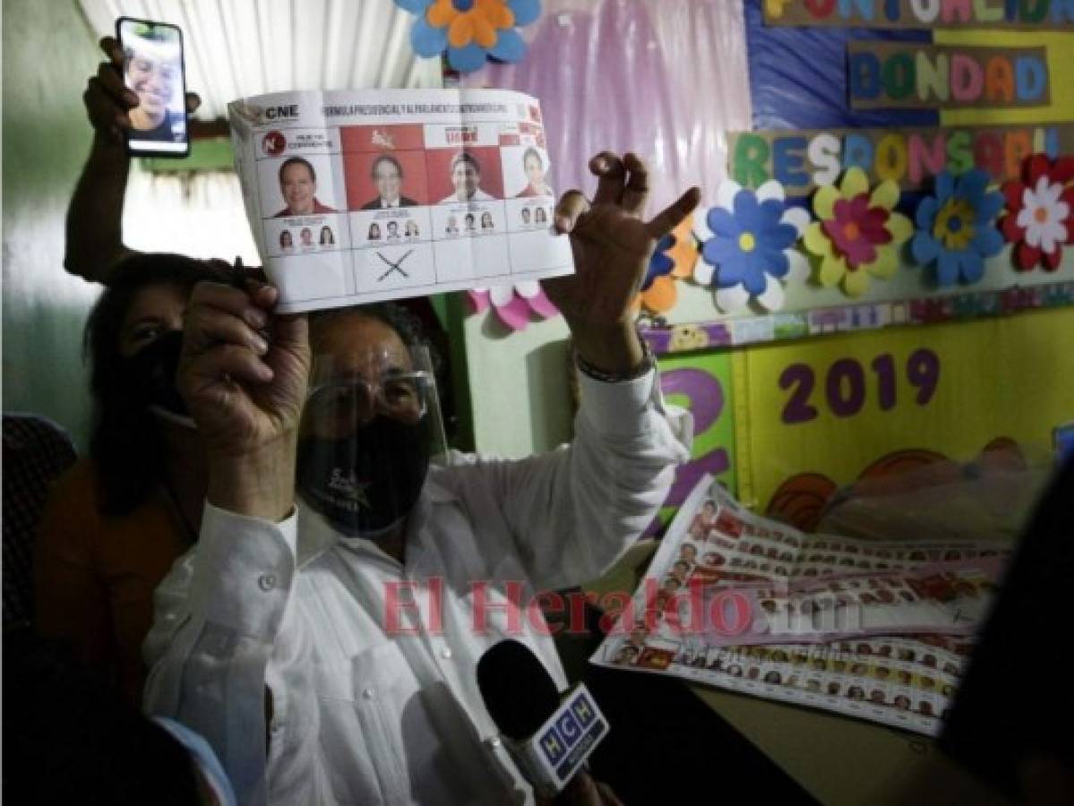 Así votaron los reconocidos líderes políticos de Honduras (Fotos)