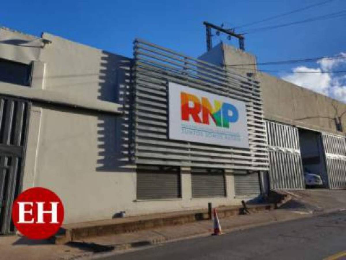 Empleados del RNP suspenden sus labores exigiendo reajuste salarial