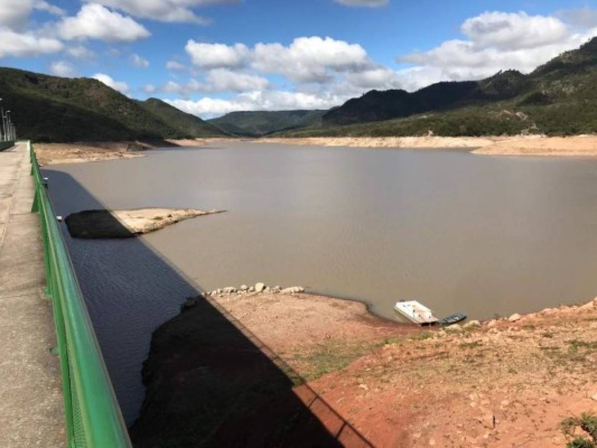 Ante drástica sequía en la capital, Nasry 'Tito' Asfura pide uso racional del agua