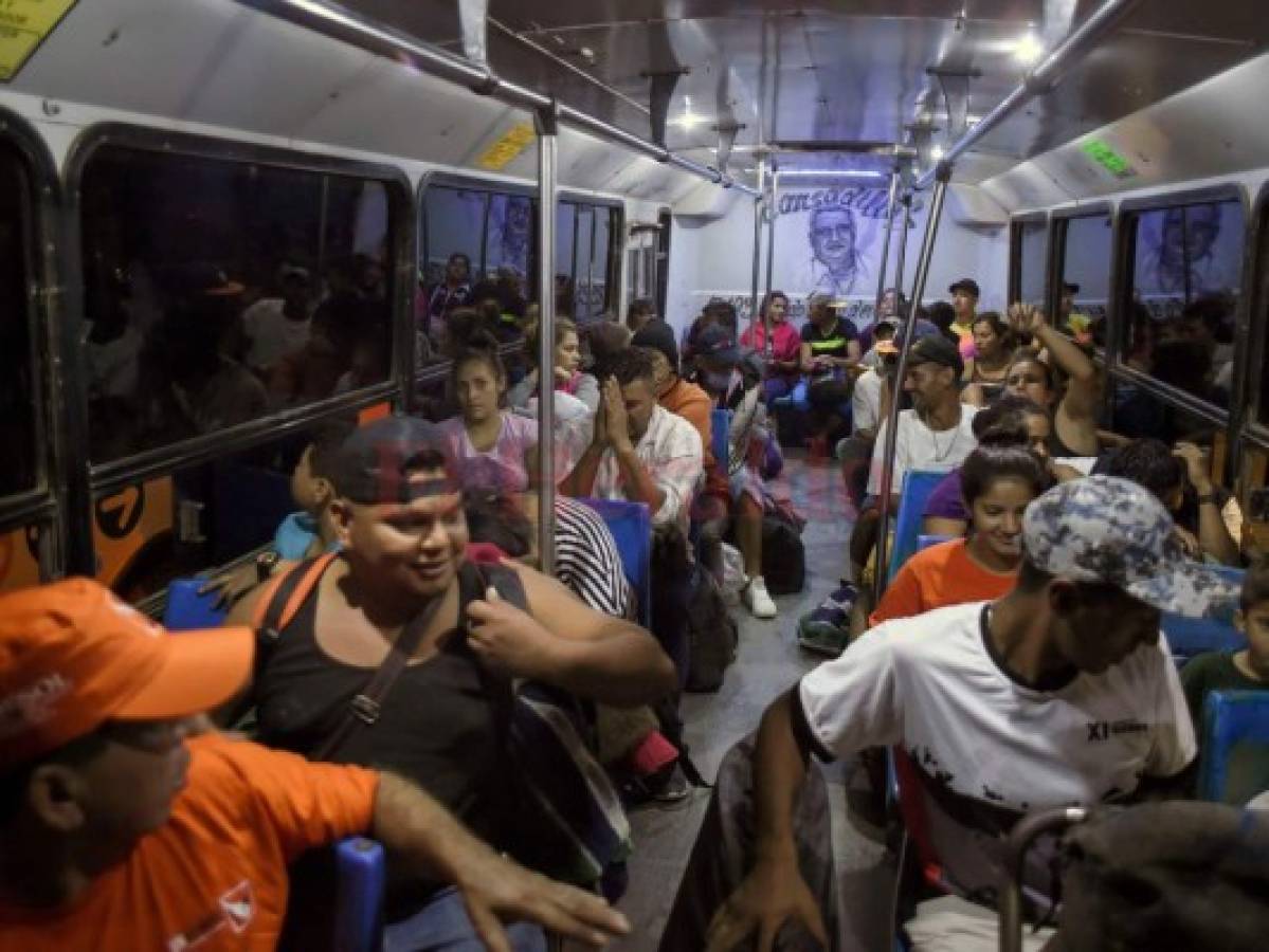 Caravana migrante pisa el acelerador en México para llegar a EEUU
