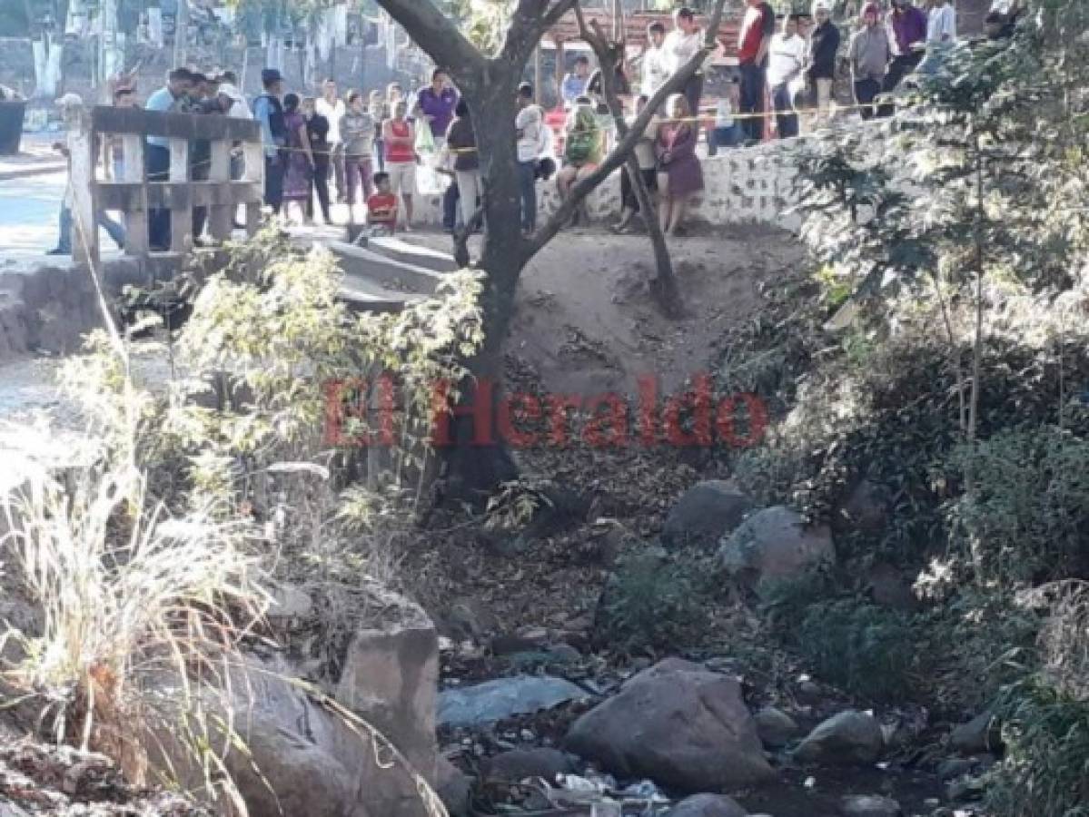 Hallan muerto a un hombre bajo un puente en el Hato de Enmedio