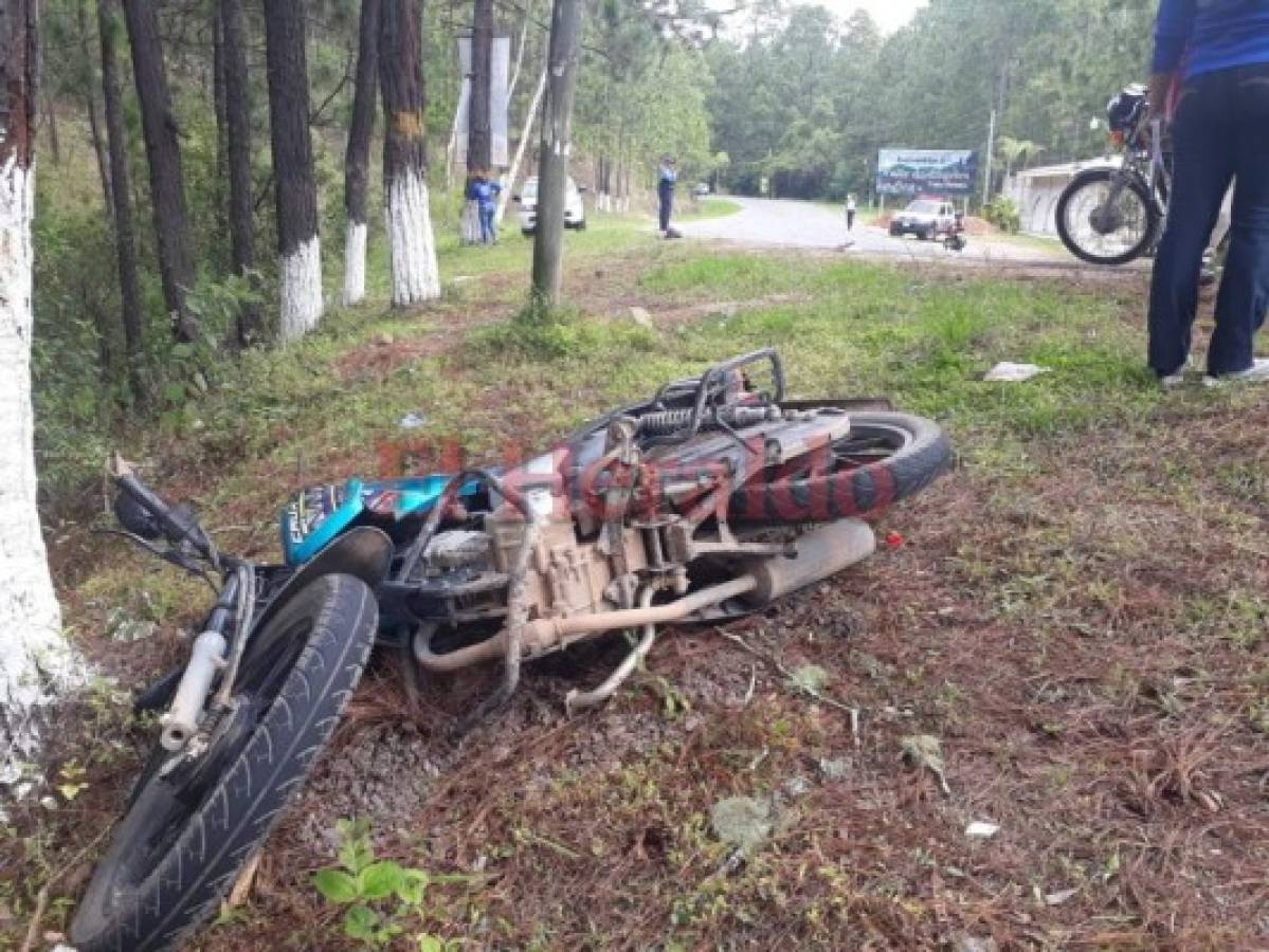 Un muerto y un herido deja choque entre dos motocicletas en la carretera hacia Valle de Ángeles